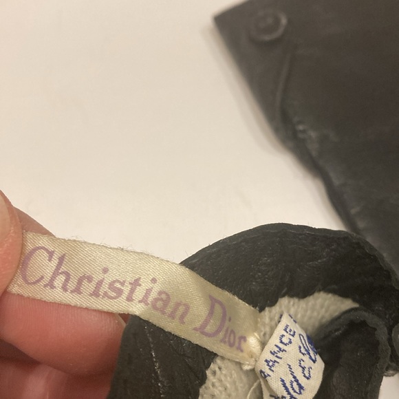 Christian Dior vintage, black leather one button, calf skin gloves - Picture 8 of 14